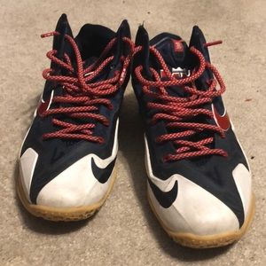 USA Lebron Nike sneakers